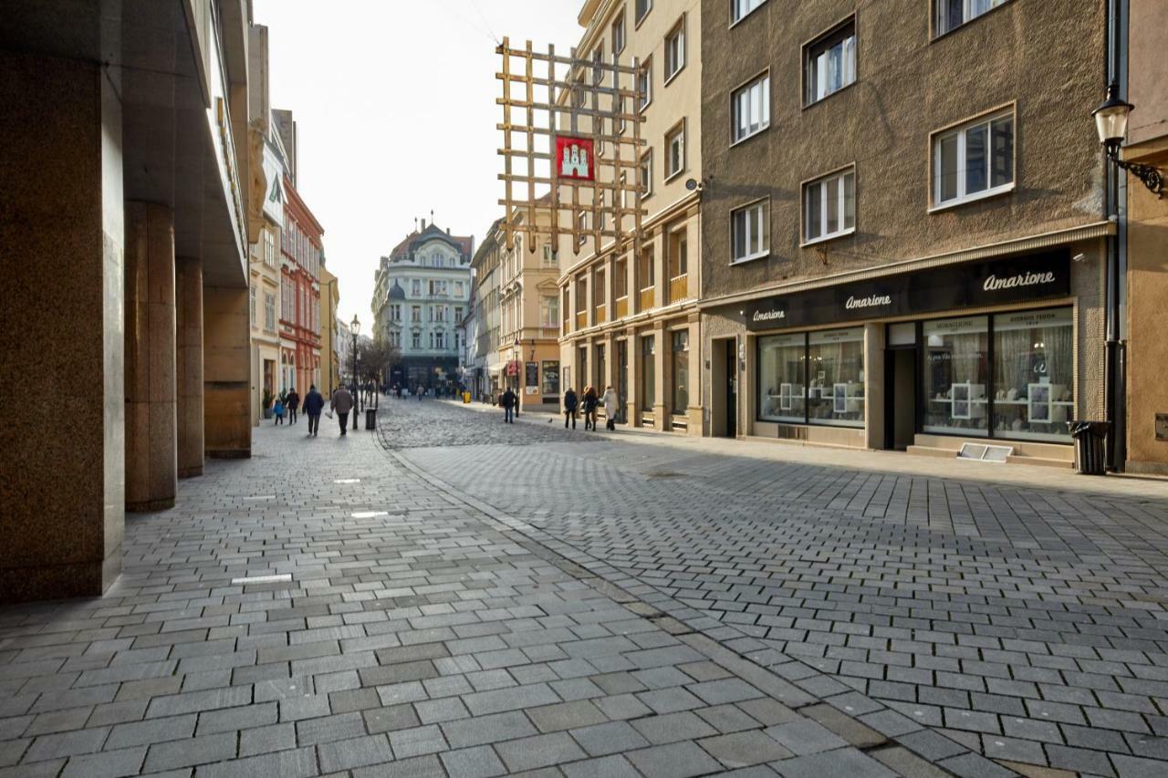 Pikachu'S Gallery - Historical Old Town Bratislava Exterior photo