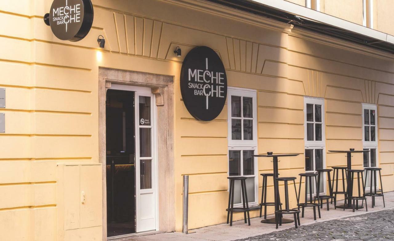 Pikachu'S Gallery - Historical Old Town Bratislava Exterior photo